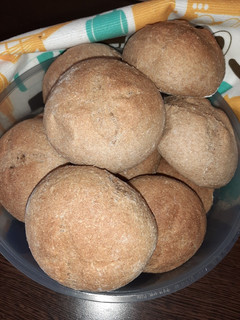 Teljes kiőrlésű zsemle recept fotója