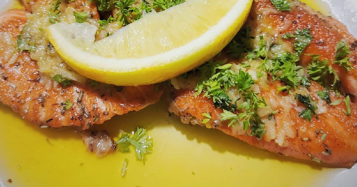 Resep Pan Seared Salmon With Garlic Lemon Butter Sauce Oleh Nads Cookpad