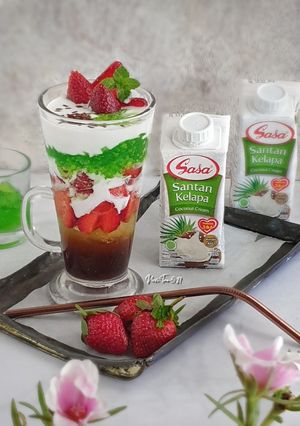 Foto resep 314. Es Stroberi Jelly Saus Santan