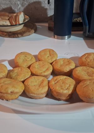 Una foto de Muffins de zanahoria y queso rallado🧀🥕