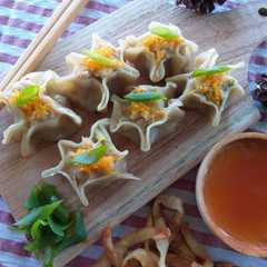 A picture of Dimsum ayam.