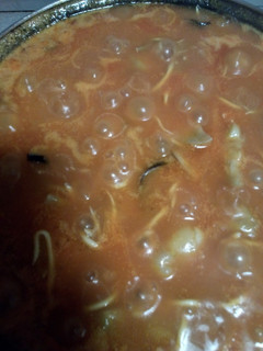 Una foto de Alcachofas con gulas