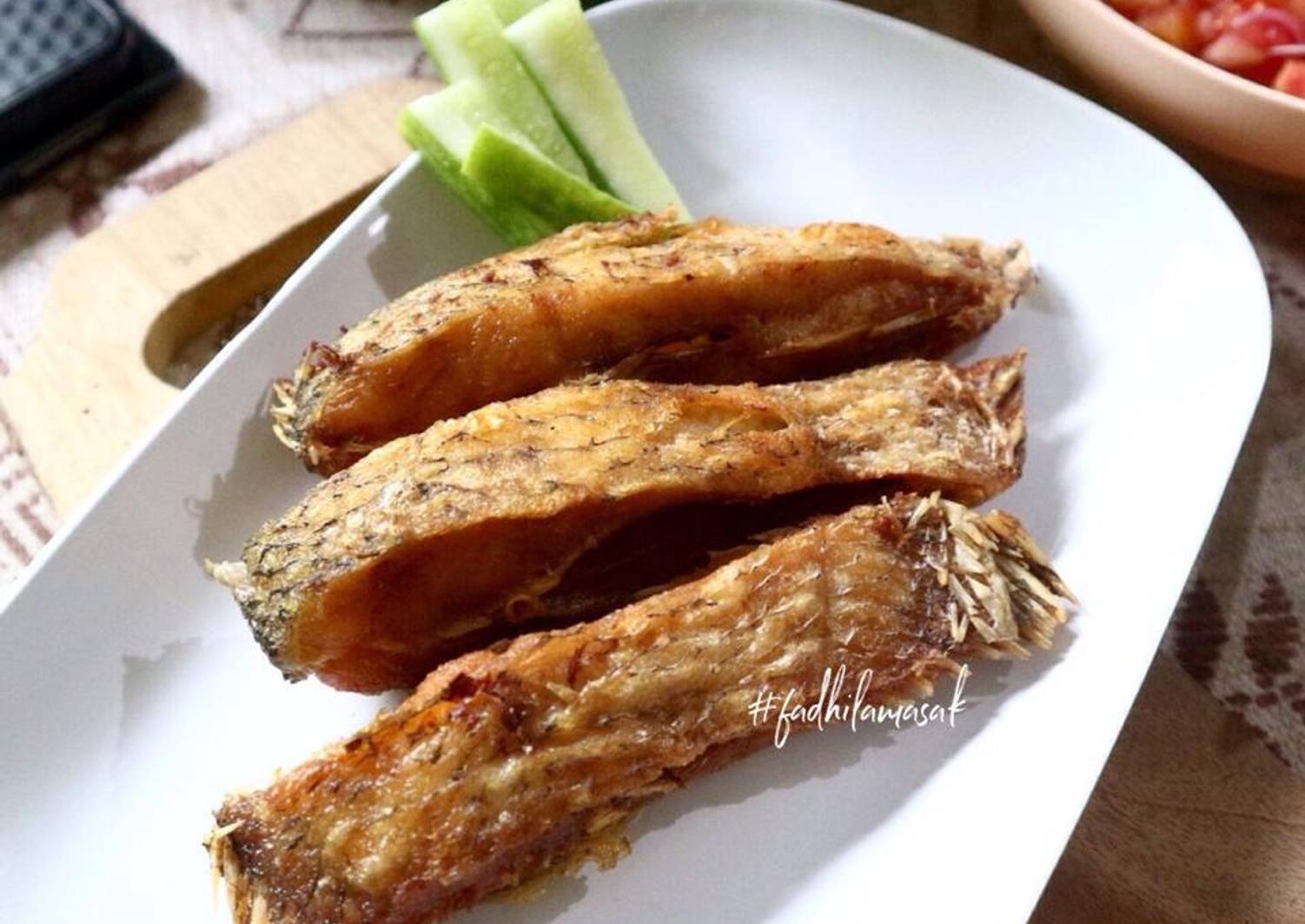 Resep Ikan Gurame Goreng oleh fadhila azharini - Cookpad