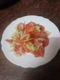 Ensalada de Pepino, Tomate y Cebolla con Vinagreta de Orégano y Ajo