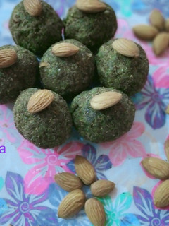 A picture of Alsi Aata Ladoo(Flax seeds or Tisi).