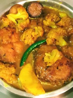 সব্জী দিয়ে মাছ (Sabji Diye Mach Recipe In Bengali) রেসিপির প্রধান ছবি