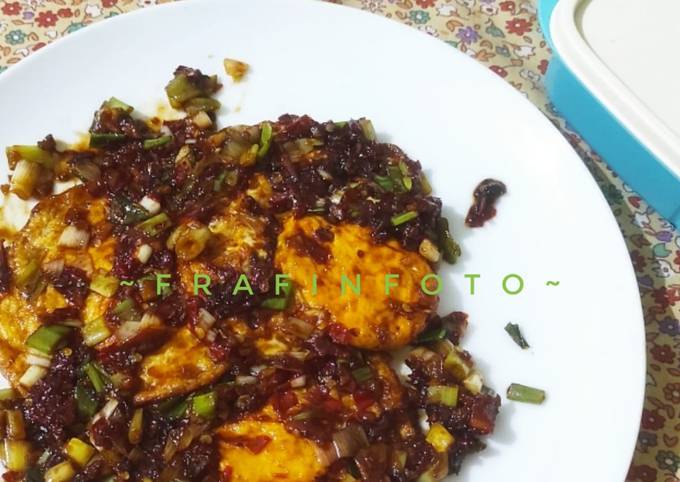 Cara bikin Telur ceplok asam manis sederhana Cara bikin Telur ceplok asam manis sederhana