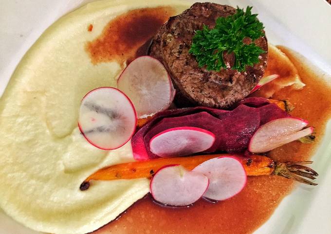 Tasty And Delicious of Fillet of beef with parsnip and macadamia purée with seasonal vegetables