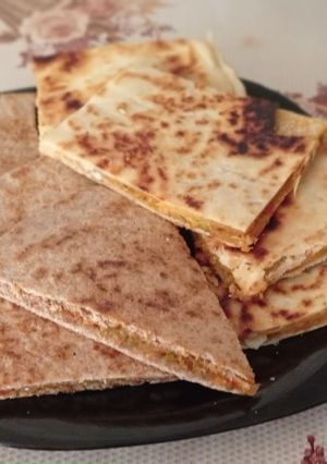 صورة لوصفة فطيرة محشية بالشكشوكة والتونة 🤤