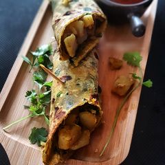 A picture of Methi paratha fusion rolls.