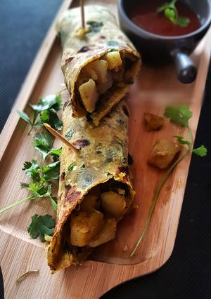 A picture of Methi paratha fusion rolls.