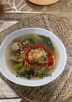 A picture of Choy Som Meat Balls Soup.