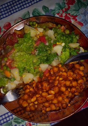 Una foto de Ensalada con legumbres