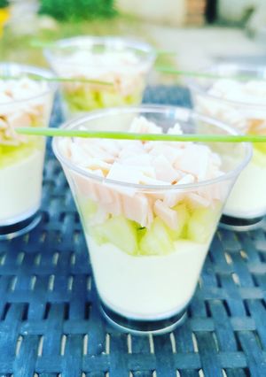 Une photo de Verrines concombre blanc de poulet sur sa mousse vache kiri