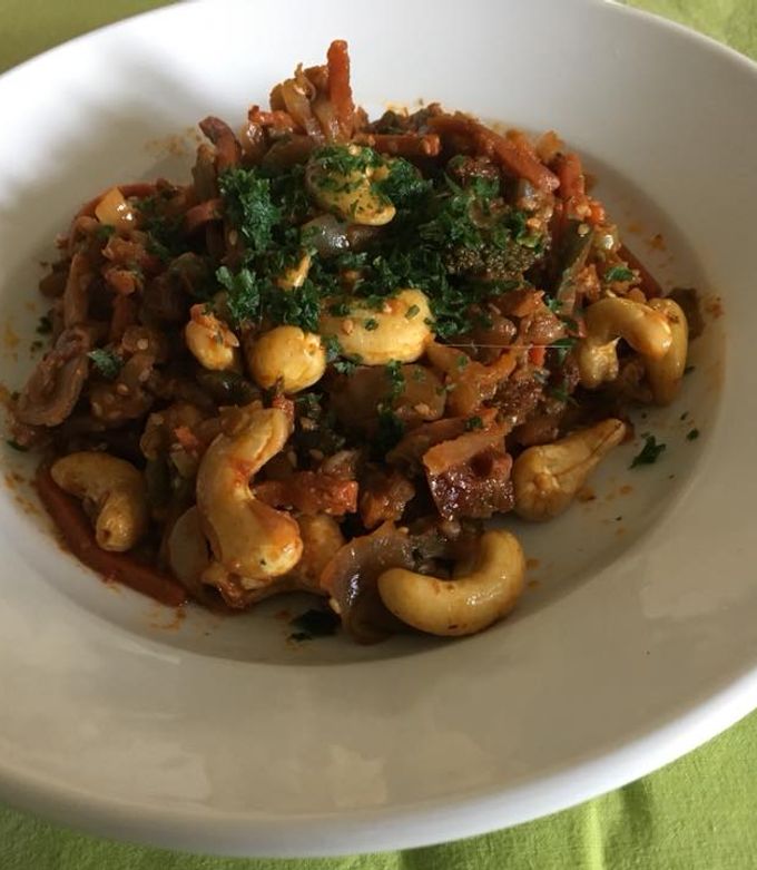 Une photo de Légumes aux noix de Cajou et curry doux