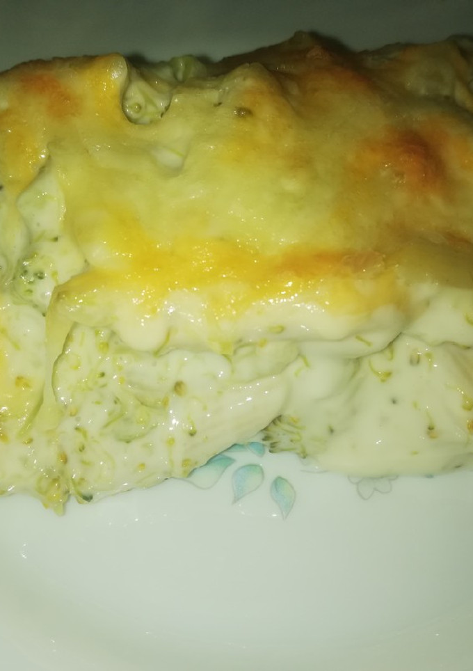 Una foto de Macarrones gratinados con brócoli