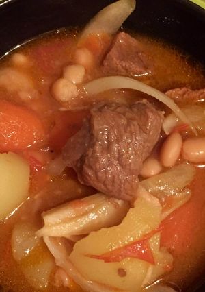 Hình của món Bò hầm đậu trắng rau củ.