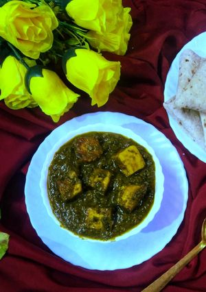 पालक पनीर(PALAK PANEER RECIPE IN HINDI) रेसिपी मुख्य फोटो