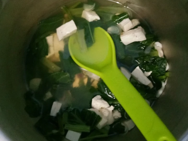 Langkah Gampang Membikin Resep Sayur Bening Sawi &amp;amp; Tahu yang Enak Banget Anti Ribet, Sempurna