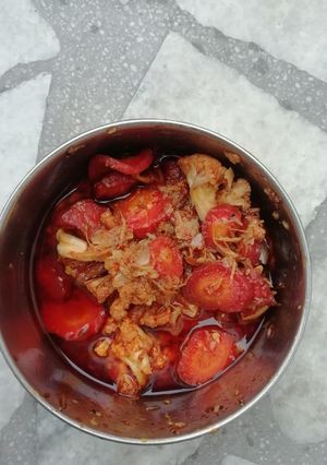 A picture of Gazar and gobhi ka achaar.