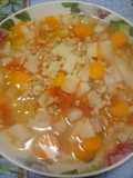 Zuppa dimagrante con orzo cipolla carote pomodoro e daikon