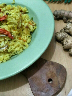 Foto resep Nasi Goreng Teri Kunyit Kencur