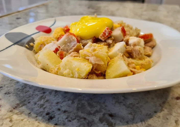 Manera fácil Preparar  Ensalada de patatas, atún y mayonesa