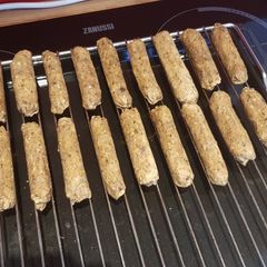 A picture of Seitan sausages.