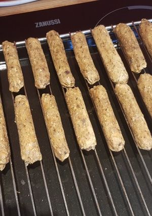 A picture of Seitan sausages.