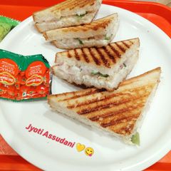 A picture of Grilled Egg cheese sandwich 🥪🥪.