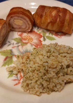 Baconba tekert töltött csirkemell recept fotója