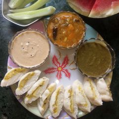 A picture of Stuffed idlis.