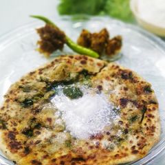 Palak parantha A picture of Palak parantha.