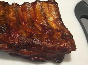 Una foto de Costillitas de Cerdo a la Barbacoa - BBQ Ribs
