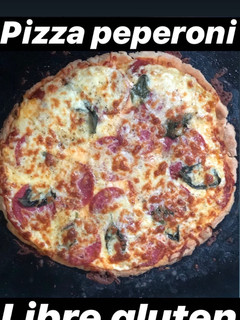 Una foto de Pizza pepperoni sin gluten