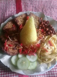 Foto resep 🍒Nasi kuning bayubud