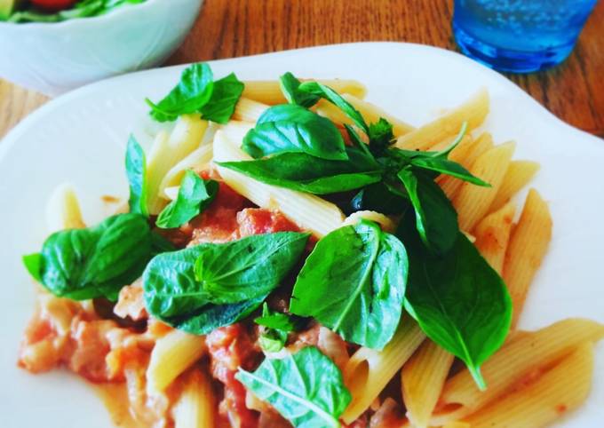 Tuna and Tomato Pasta with Basils