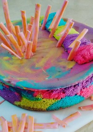Una foto de Chessecake Arcoiris Neón