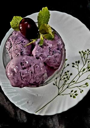 A picture of Jamun(Blackberry) Ice-cream.