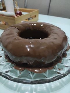 Foto de Bolo de chocolate com cobertura de chocolate