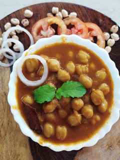 छोले मसाले (chole masale recipe in Hindi) रेसिपी मुख्य फोटो