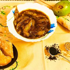 A picture of Raw Mango tangy Pickle (Launji).