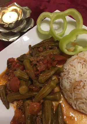 صورة لوصفة باميه مع الرز بالشعيريه