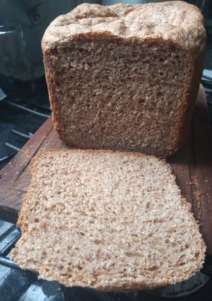 Una foto de Pan integral con sésamo en panificadora Atma
