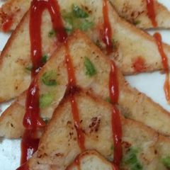 A picture of Bread pizza.