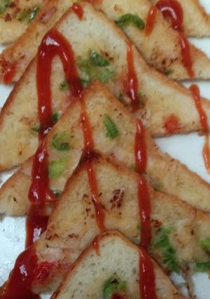 A picture of Bread pizza.