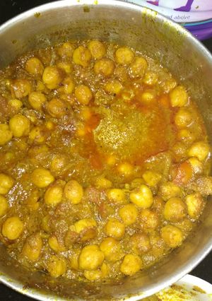 A picture of Ghoogni.