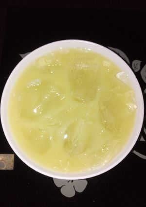 A picture of Ginger juice.