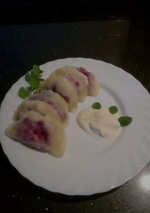 Zdjęcie przepisu Pierożki z jagodami.