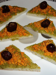 Una foto de Canapés de guacamole y tortitas TEX-MEX